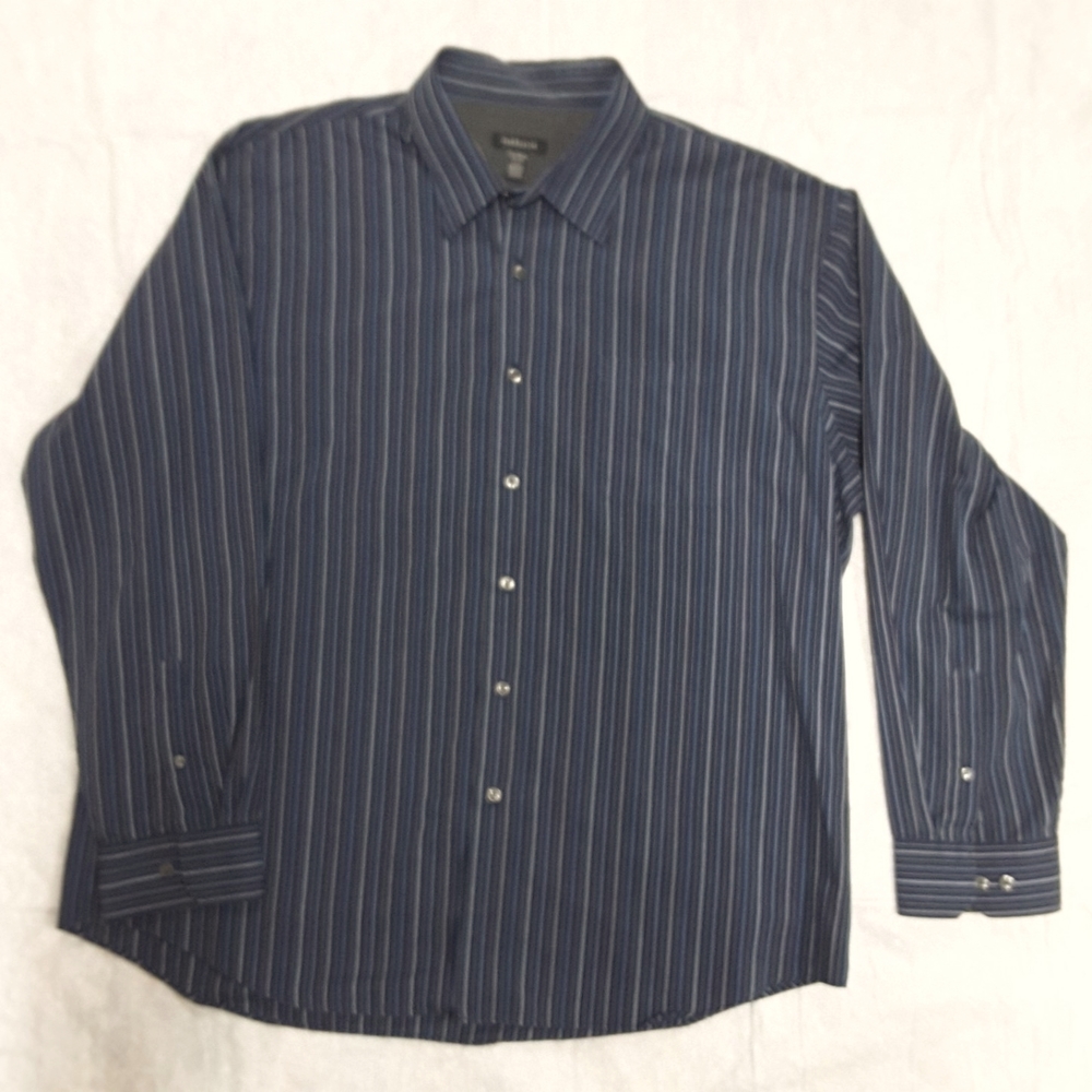 Men's Van Heusen dress shirt